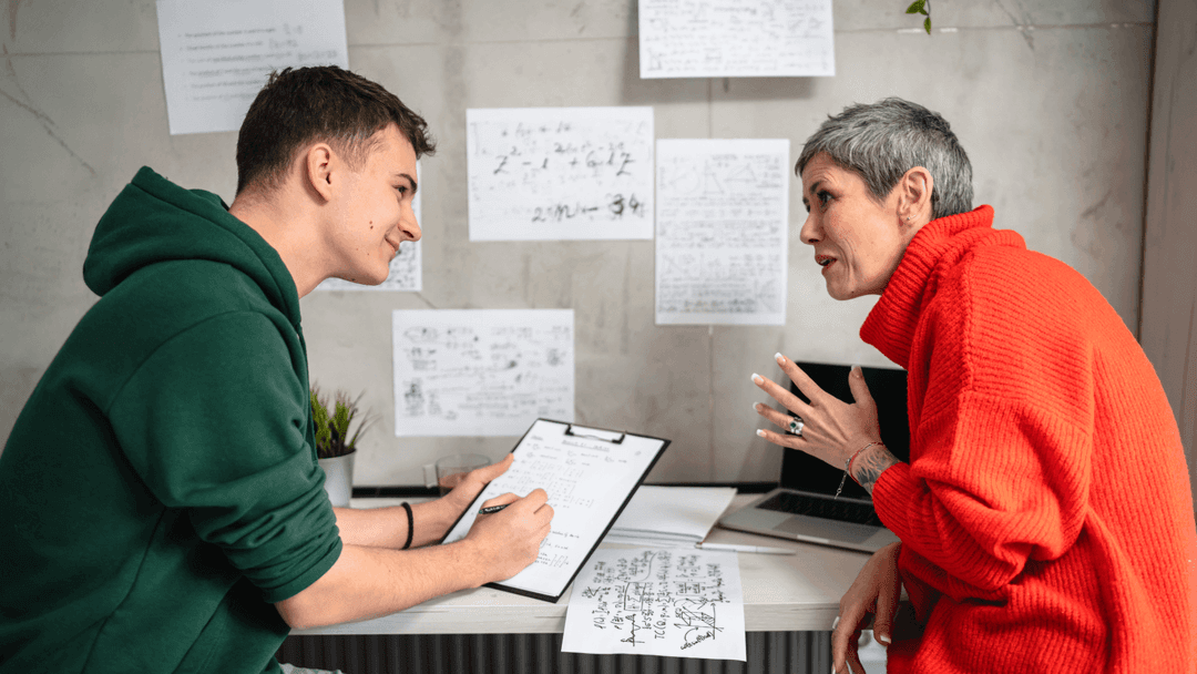 nuori mies ja ohjaaja 