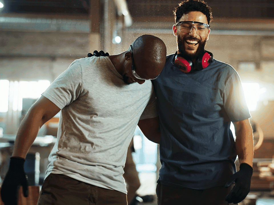 Two colleagues enjoys their day.