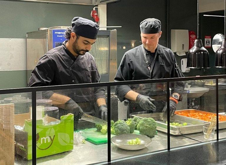 Kuvassa vas. Mohammed Oussama Harrat ja Juha Alhokorpi