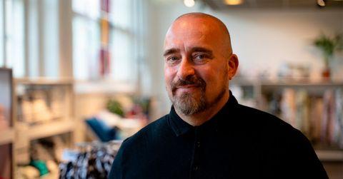 Finlaysonin pop up -myymälän vastuumyyjä Marco Venäläinen